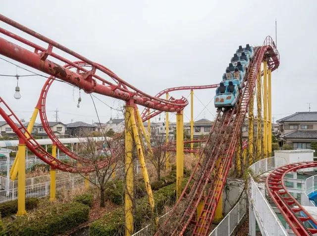 錆びたジェットコースター